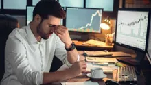 Crypto Traders Remain Cautious About Downside Risks in Bitcoin, Ether; SOL Stands Out