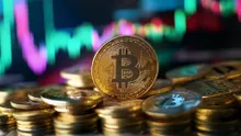 Bitcoin volatility slashes unrealized profits, STHs hit the hardest