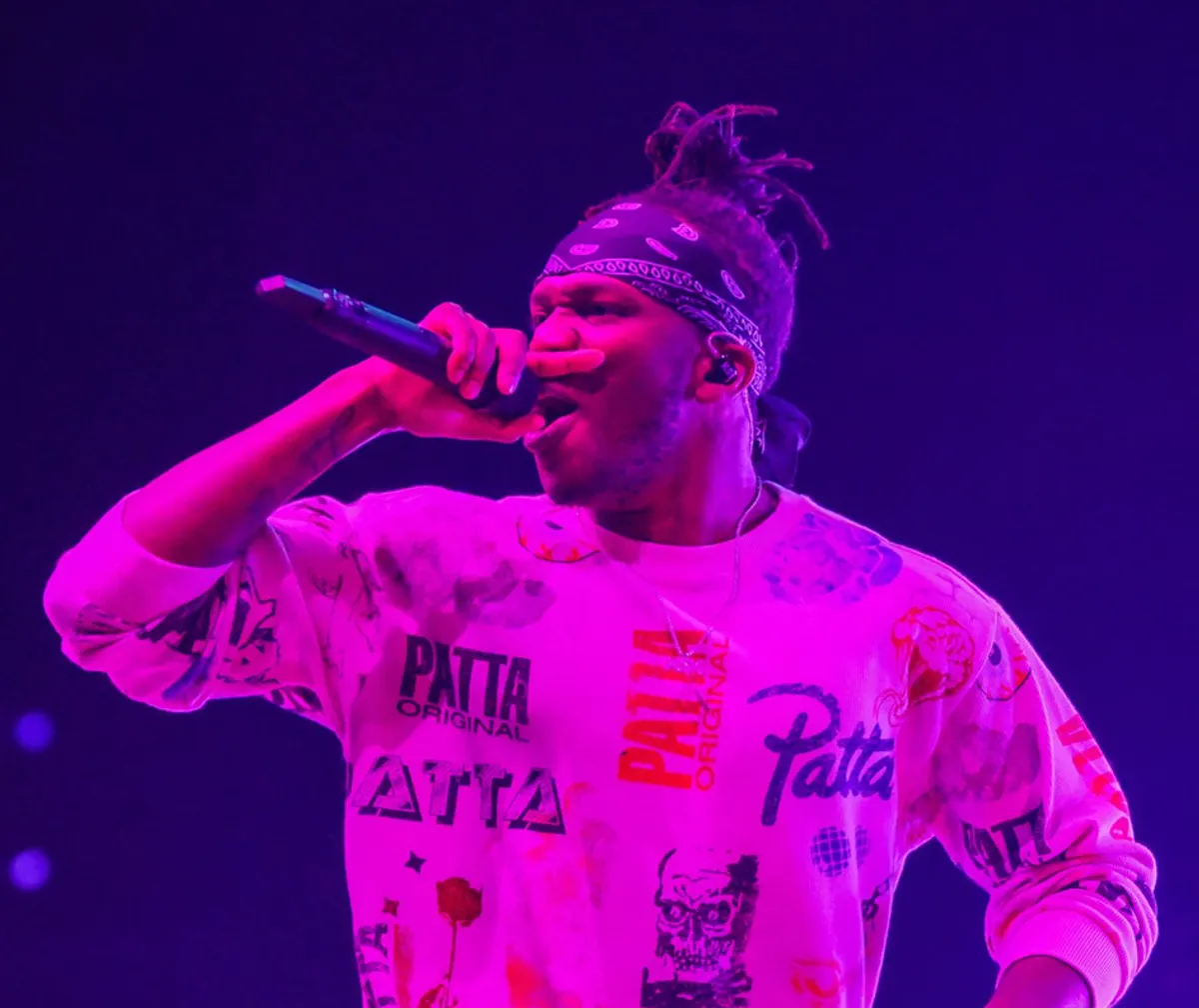 image showing KSI on the stage rapping