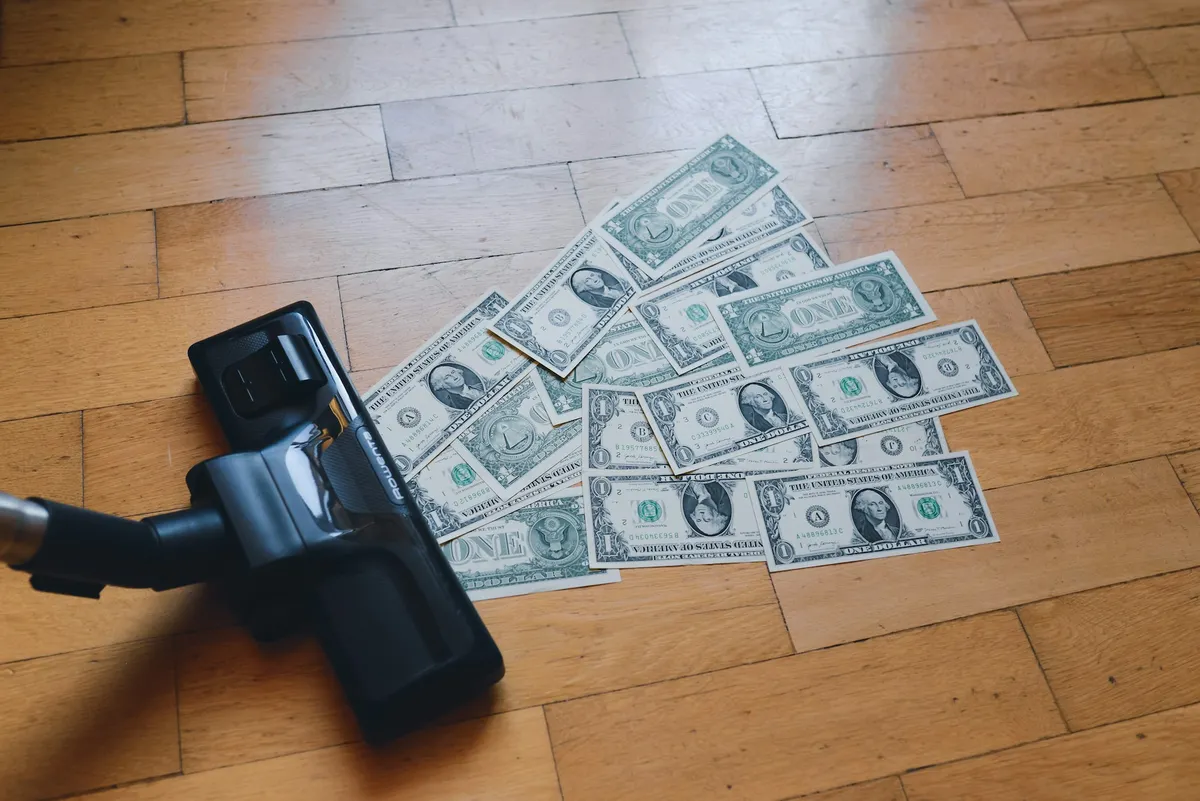 Money vacuum