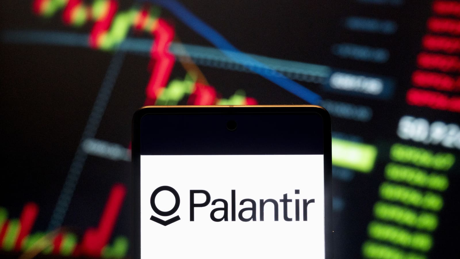 Palantir Stock Rallies 7% on a $125 Million Revenue Beat — Will PLTR Keep Rising?