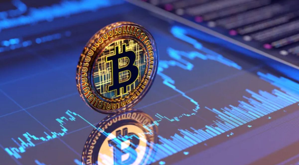 Bitcoin’s 24% August Rally Hits $80K Wall as ETF Demand Starts to Cool
