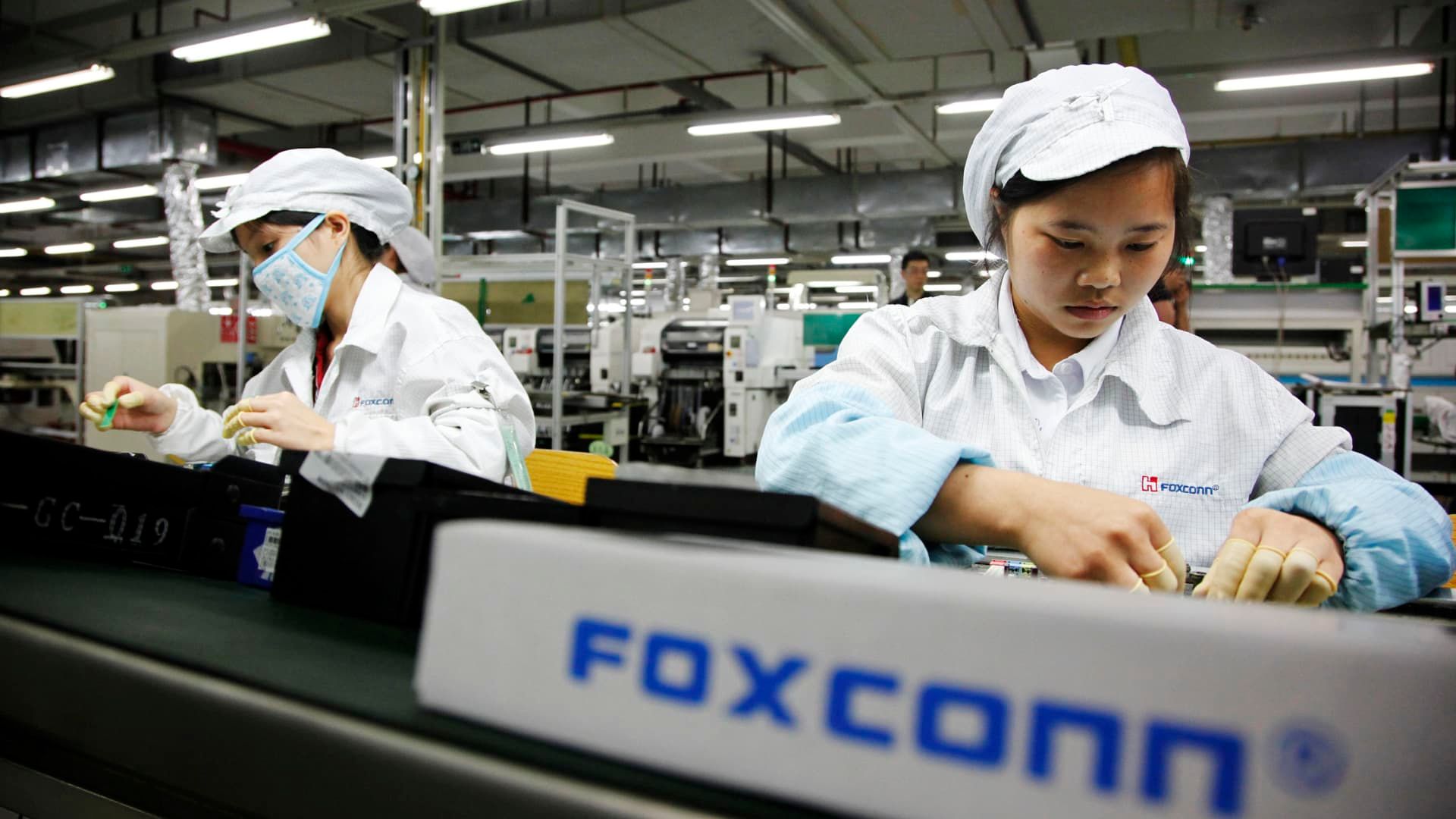 Foxconn Revenue Jumps 52% to $29.1B as AI Servers Eclipse Its Apple Era