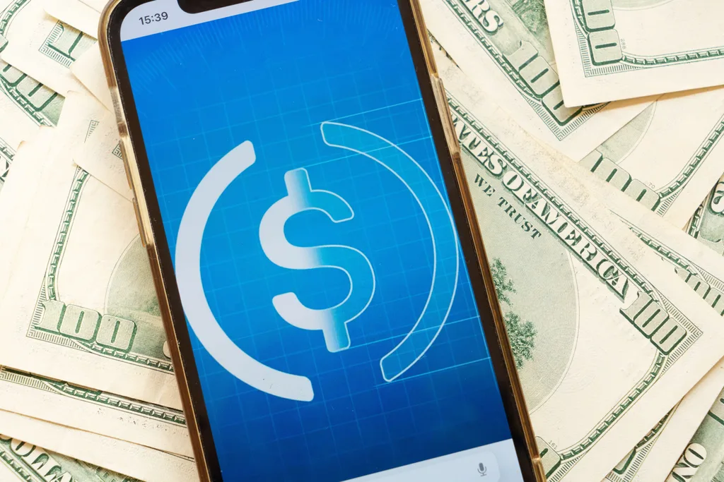 Ripple Denies Circle Buy Rumors as RLUSD Grows in Dubai