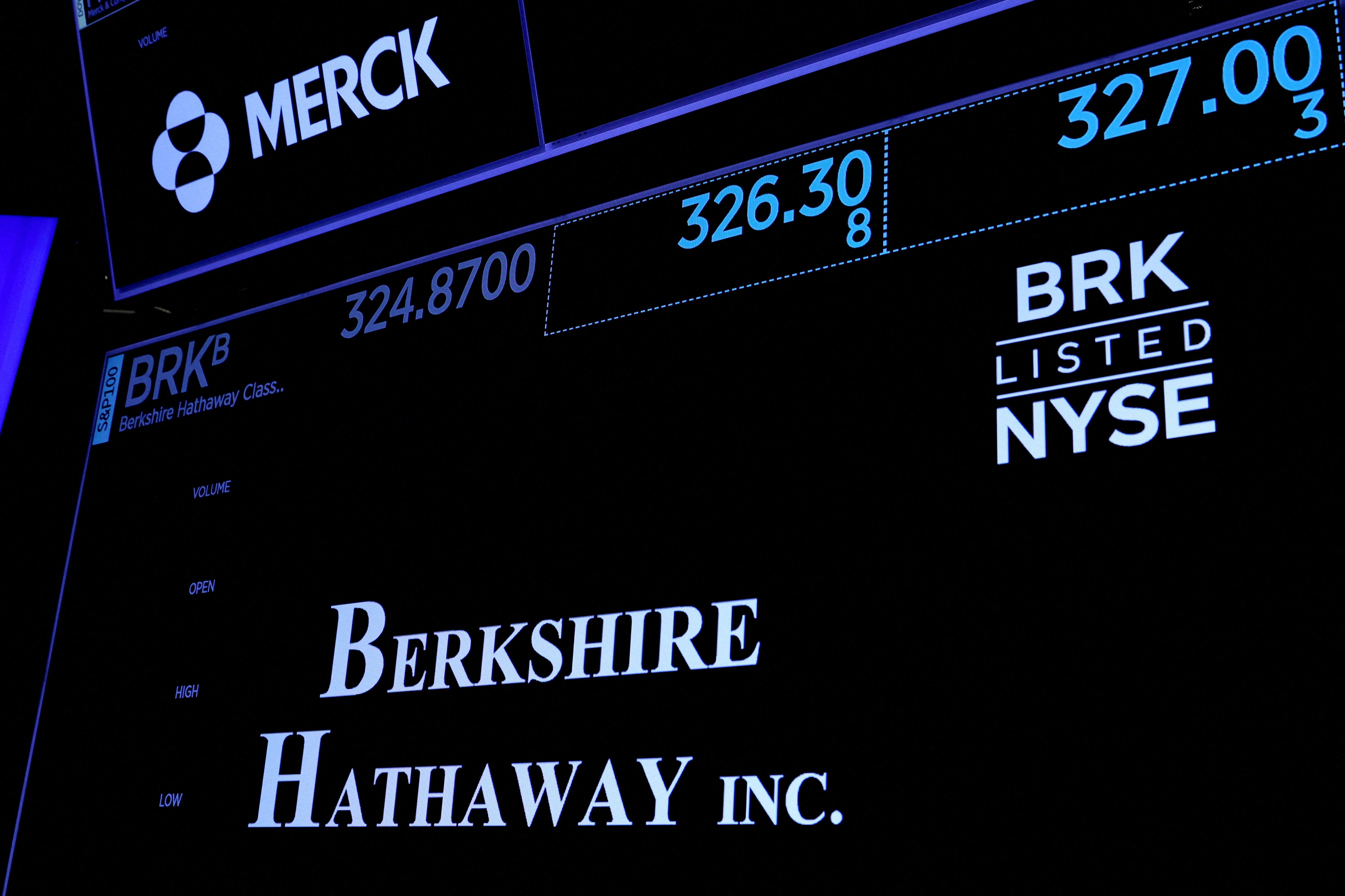 Berkshire Ends 14-Quarter Selling Streak as Alphabet Becomes No. 3 Stock Bet