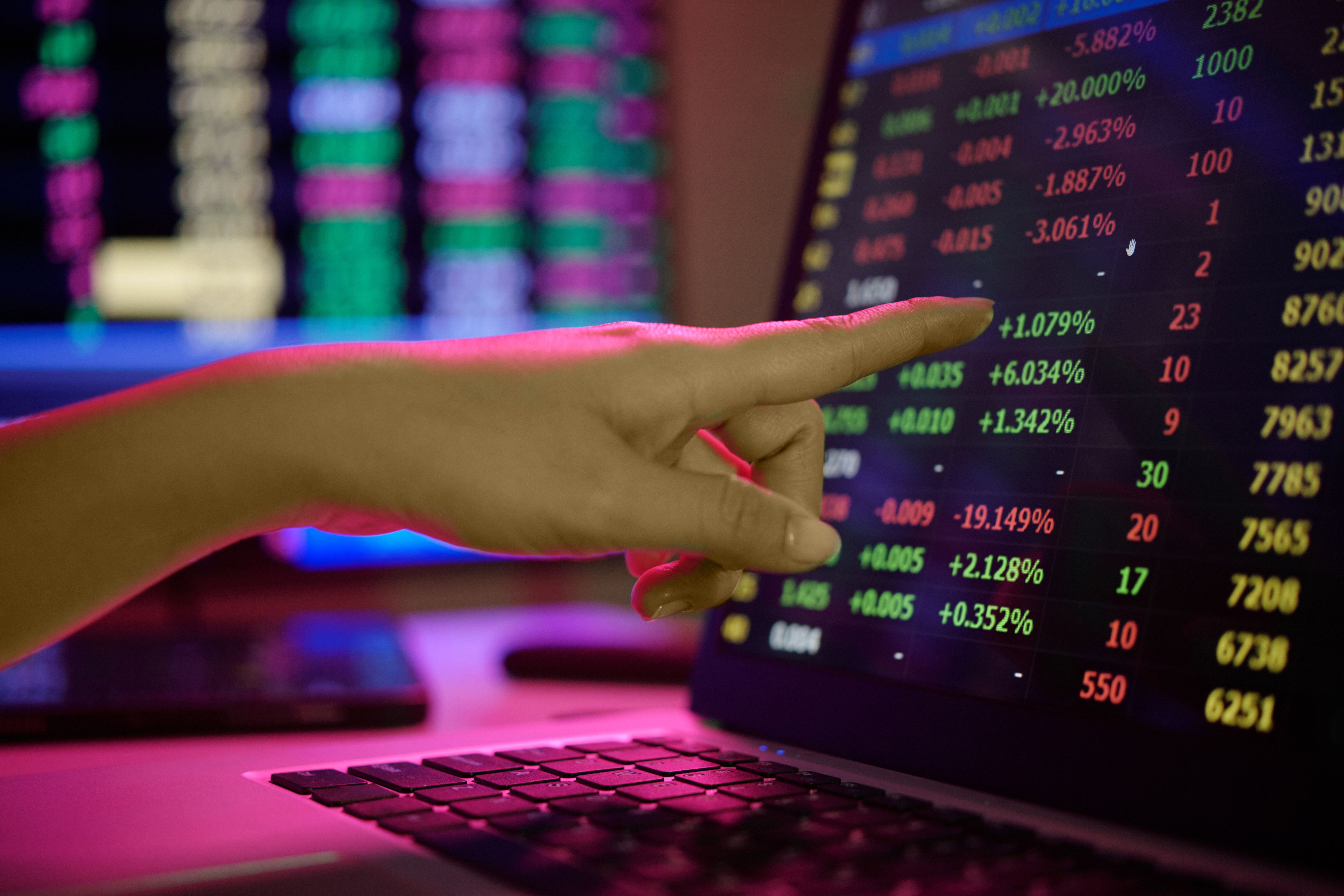 Stock Market Today: S&P 500, Dow Rise as Weak Jobs Report Fuels Rate Relief