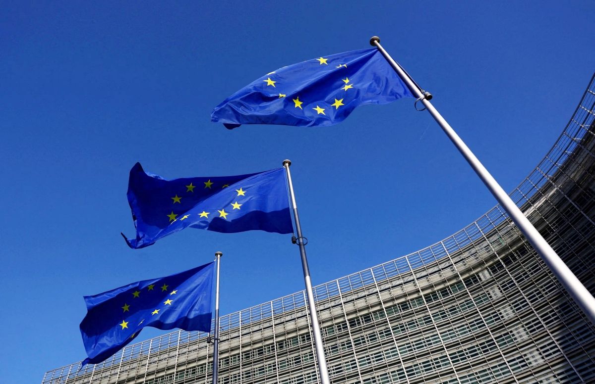 Europe Stocks Attract $13.5B as Iran Reportedly Eyes US Military Targets