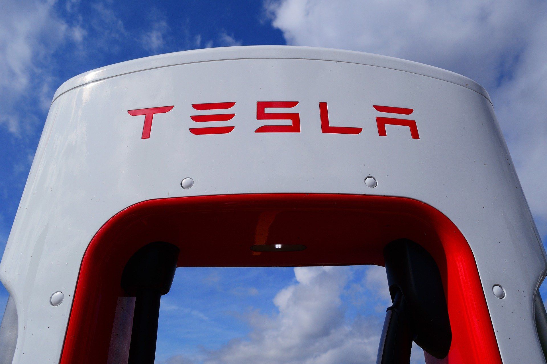 Tesla Stock Drops Despite Q3 Earnings Beat