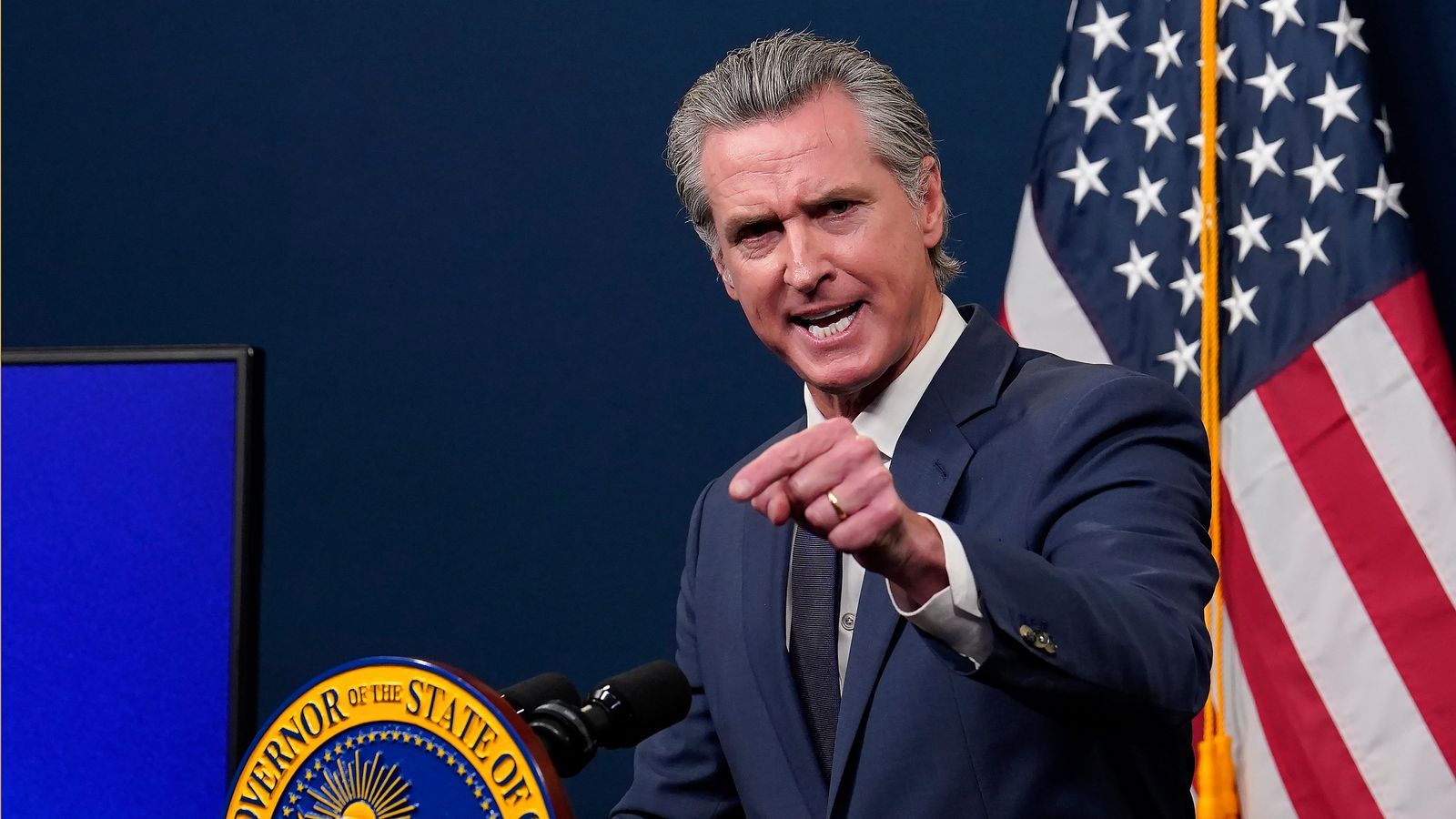 California Gov. Newsom Signs Law Banning Public Officials From Launching Meme Coins