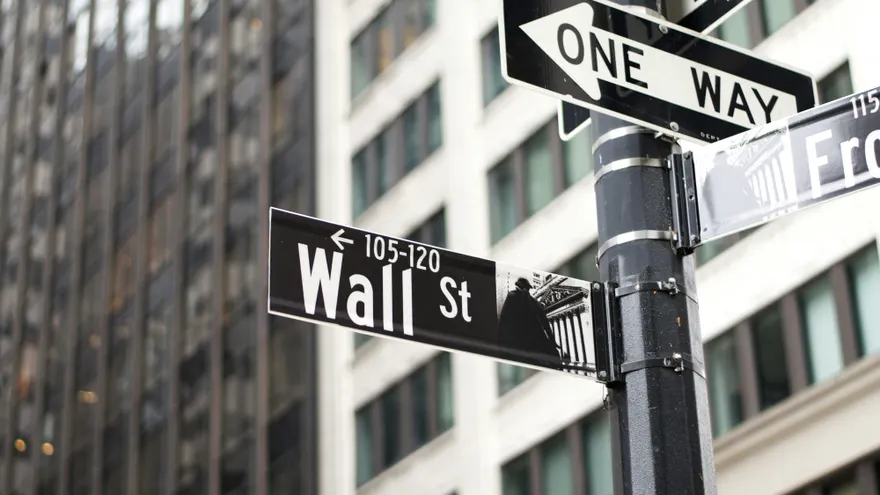 Institutions Corner 72% of Spot OTC Flow as Wintermute Predicts Narrow Altcoin Season