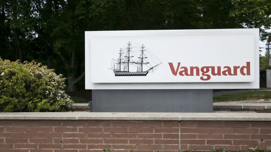 8 Best Vanguard ETFs to Buy in 2026: Diversified Choices for Long-Term Growth and Stability