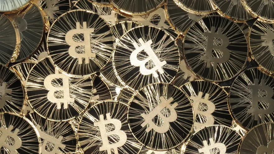 Term “Buy Bitcoin” More Googled than “Buy Gold” in October