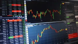 News of Bitcoin Futures and Possible Bitcoin ETF Drives Bitcoin Price Over $6,400