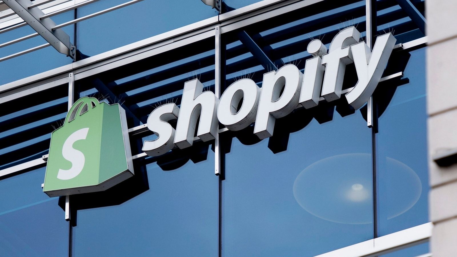 SHOP Stock Sees Volatile Price Action as Shopify Integrates with Meta’s Muse