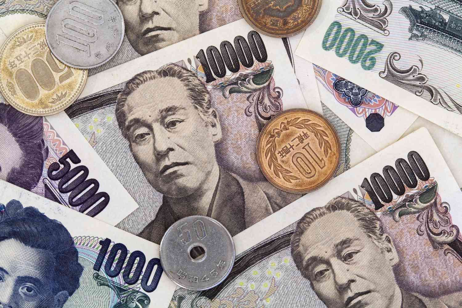What to Expect as Yen Hits 7-Month High and Dollar Slips Ahead of CPI