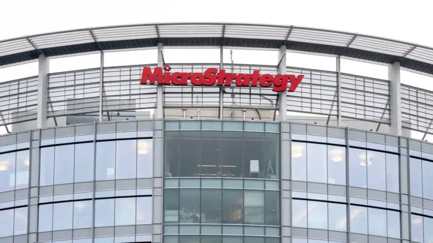 MicroStrategy Raises $563M – Is a Massive Bitcoin Buy Incoming?