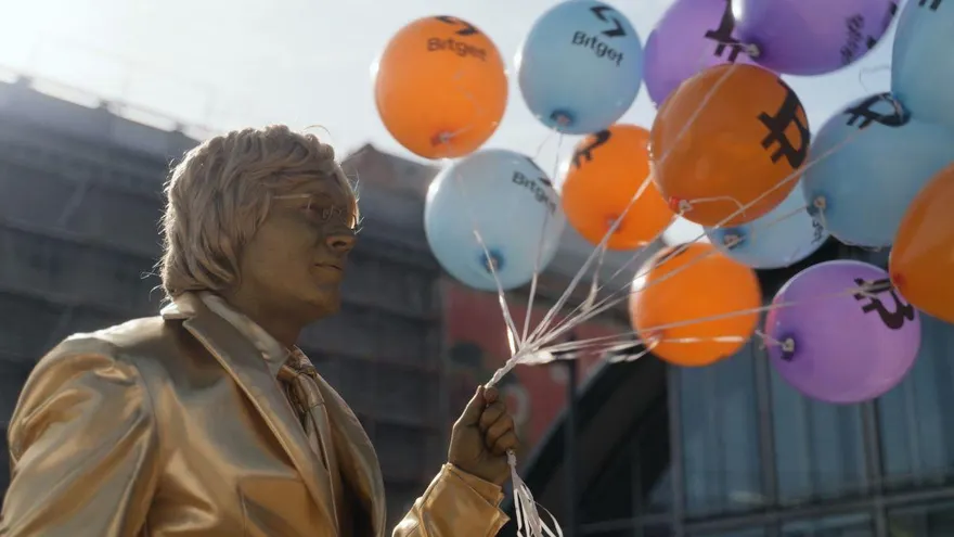 Bitget Celebrates the 15th Bitcoin Whitepaper Day with “Satoshi” on the Street & BTC Giveaways