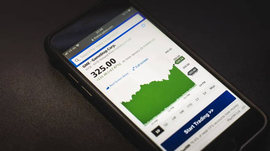 Robinhood-GameStop Saga Sheds Light on DeFi as an Alternative System