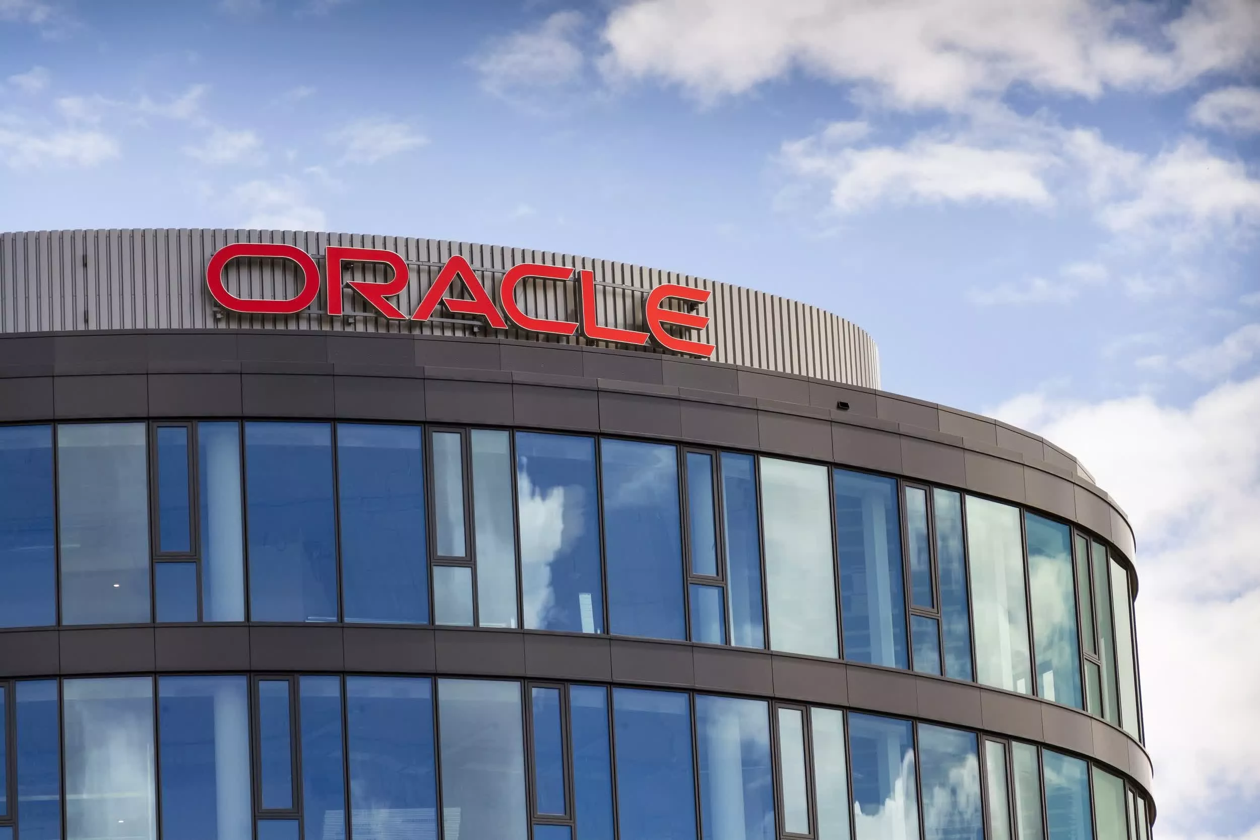 Oracle Stock Jumps 7% as AI Boom Powers Strong Earnings Beat