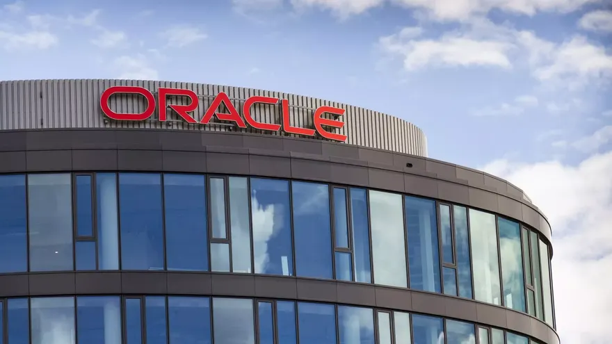 Oracle Stock Jumps 7% as AI Boom Powers Strong Earnings Beat