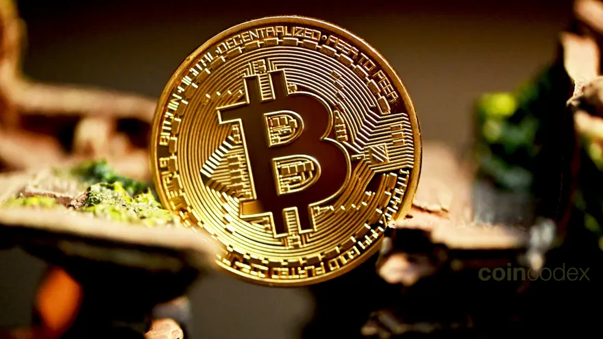 BTC Price Setup Mirrors 2024 Pattern – Is Another Breakout Coming?