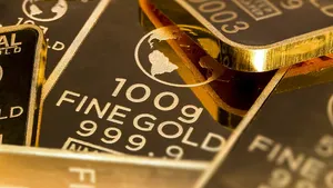 Gold Price Surpasses $4,000 as Investors Flock to Safe Haven, Is $5,000 Possible in 2025?