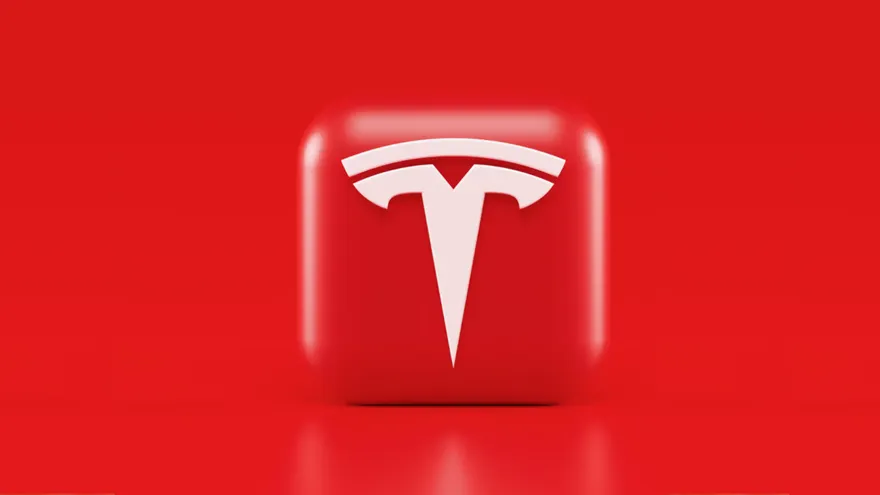 Robyn Denholm Urges Shareholders to Back Musk’s $1 Trillion Tesla Pay Plan