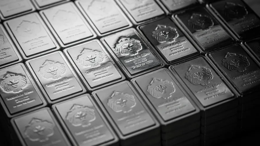 Silver Price Forecast: $100 Per Ounce Is Possible in 2026, but Bearish Bias Prevails in Short Term