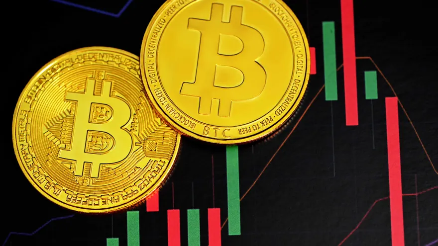 Fed Preparing Another Large Interest Rate Hike as Bitcoin Tumbles Back to $21,000